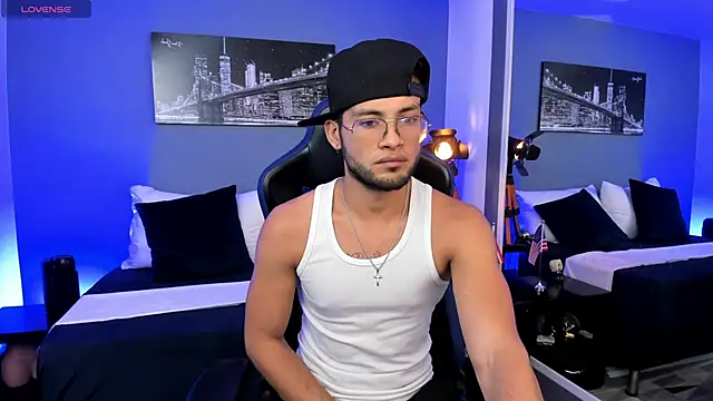 Max Conor1 online show from 04.27.26