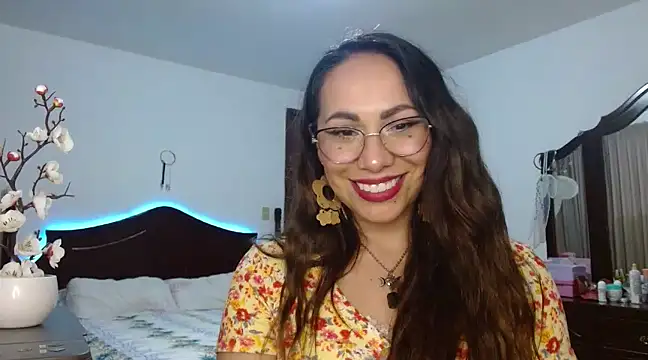 AloLovely  online show from 02.18.25