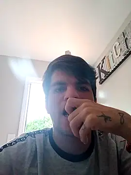 Snapshot of Elperlozo10 chatting on 02.05.25 Elperlozo10 online show from 02.05.25