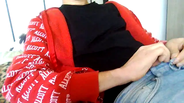 Snapshot of tommyboyteen chatting on 02.01.25 tommyboyteen online show from 02.01.25