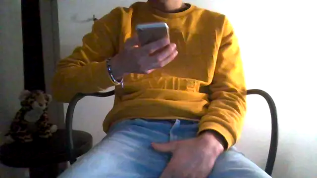 Snapshot of tommyboyteen chatting on 02.02.25 tommyboyteen online show from 02.02.25