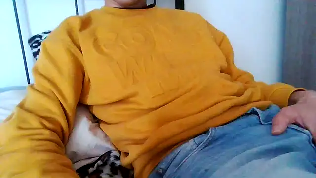 Snapshot of tommyboyteen chatting on 02.03.25 tommyboyteen online show from 02.03.25