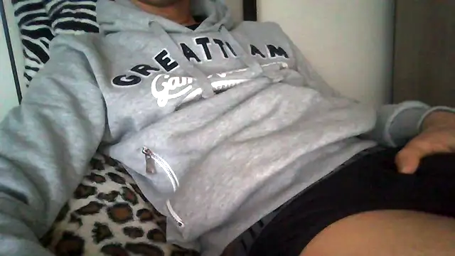 Snapshot of tommyboyteen chatting on 02.08.25 tommyboyteen online show from 02.08.25