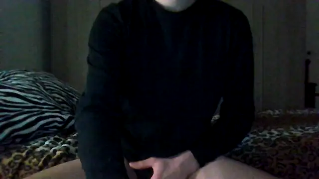 Snapshot of tommyboyteen chatting on 02.15.25 tommyboyteen online show from 02.15.25