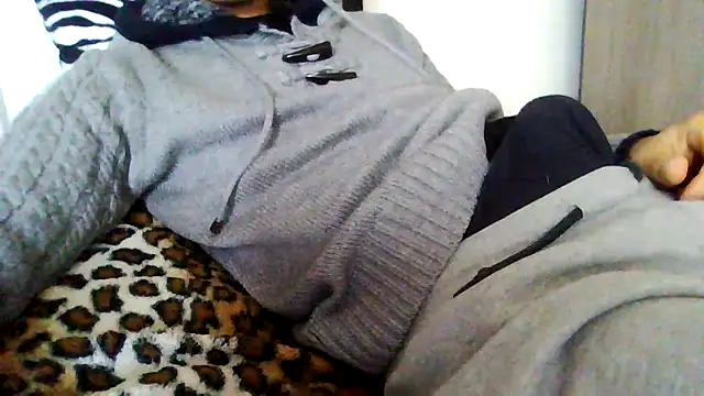 Snapshot of tommyboyteen chatting on 02.22.25 tommyboyteen online show from 02.22.25