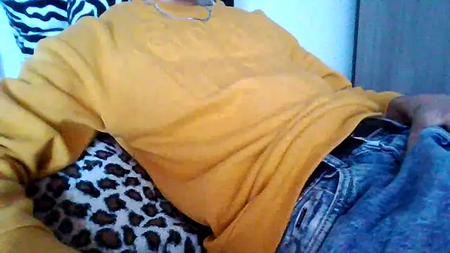 Snapshot of tommyboyteen chatting on 03.04.25 tommyboyteen online show from 03.04.25