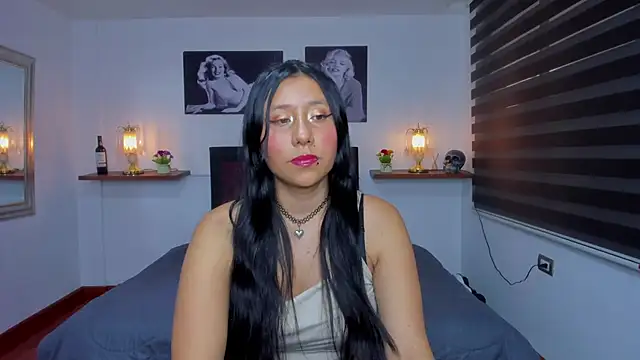 Nohemi louse online show from 02.05.25