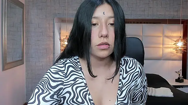 Nohemi louse online show from 10.07.25