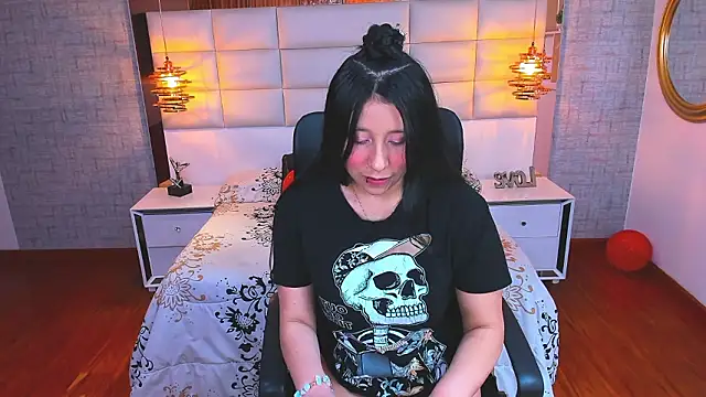 Nohemi louse online show from 03.05.26