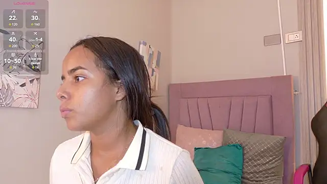 Roxy Stonee online show from 02.19.26