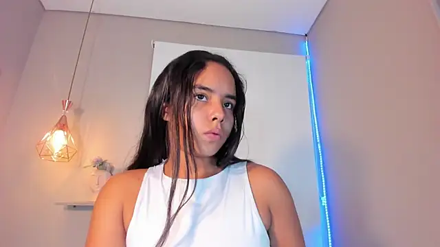 Snapshot of Roxy_Stonee chatting on 06.29.26 Roxy Stonee online show from 06.29.26