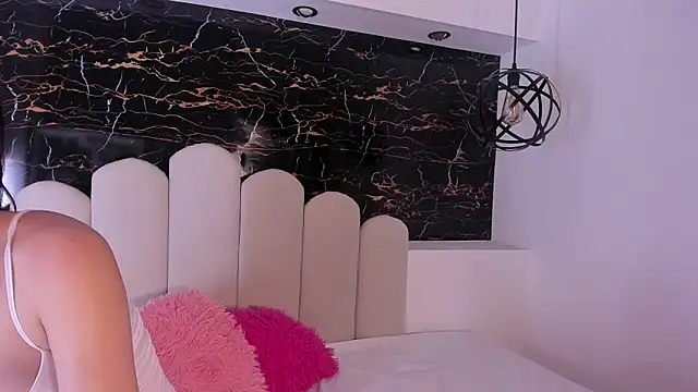 Annyrosee online show from 12.04.25