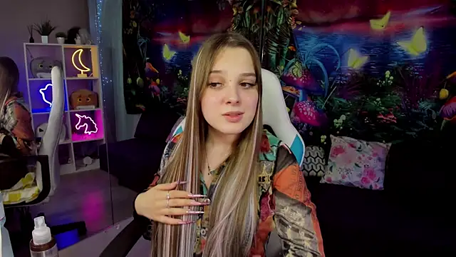 Snapshot of kaisajenner chatting on 06.05.26 kaisajenner online show from 06.05.26