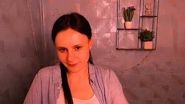 Snapshot of ValeriaHeart_ chatting on 02.04.25 ValeriaHeart online show from 02.04.25