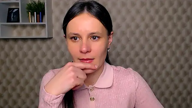 Snapshot of ValeriaHeart_ chatting on 02.25.25 ValeriaHeart online show from 02.25.25