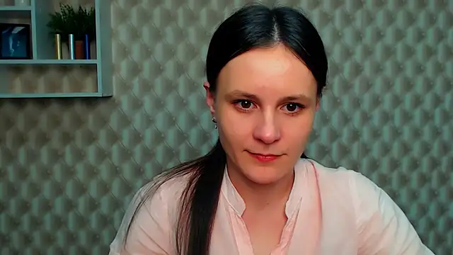 Snapshot of ValeriaHeart_ chatting on 02.28.25 ValeriaHeart online show from 02.28.25