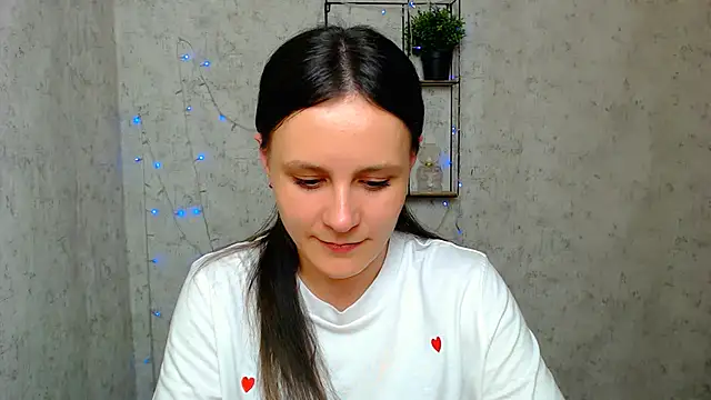 Snapshot of ValeriaHeart_ chatting on 03.13.25 ValeriaHeart online show from 03.13.25