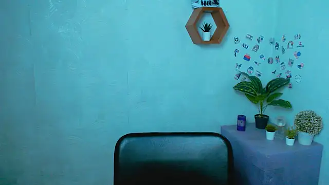 Snapshot of ValeriaHeart_ chatting on 09.16.25 ValeriaHeart online show from 09.16.25