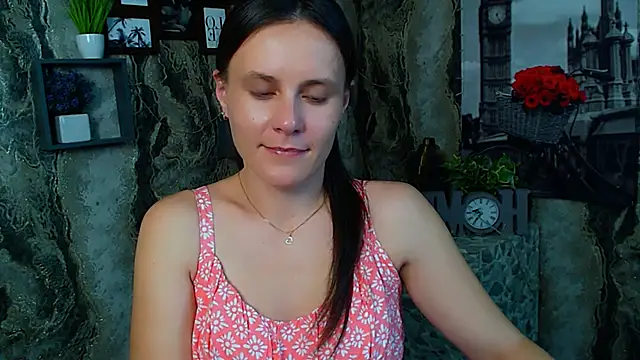 ValeriaHeart  online show from 11.24.25