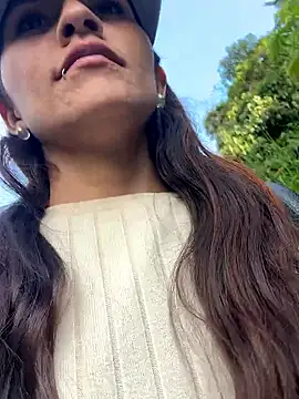 Sofiadelacruz online show from 04.27.26