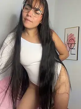 Snapshot of megan_cl chatting on 02.15.25 megan cl online show from 02.15.25