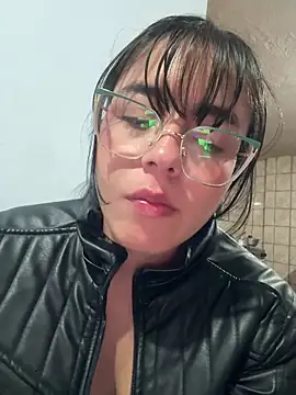 Snapshot of megan_cl chatting on 03.12.25 megan cl online show from 03.12.25