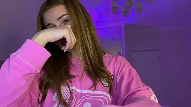 Snapshot of Kisskeyy chatting on 02.02.25 Kisskeyy online show from 02.02.25