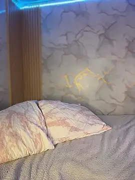 Lally Valencia   online show from 11.25.25