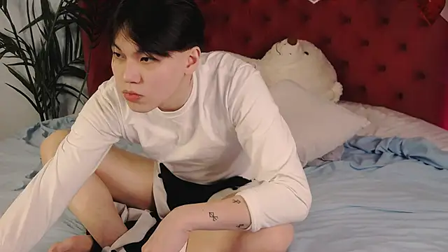 Snapshot of just_gay_ chatting on 02.15.25 just gay online show from 02.15.25