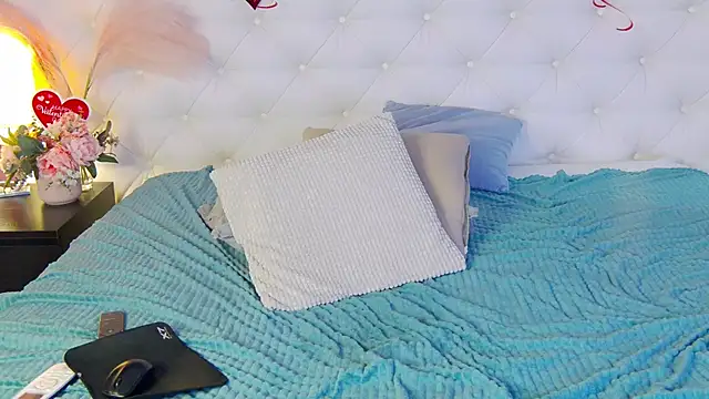 Snapshot of just_gay_ chatting on 02.19.25 just gay online show from 02.19.25