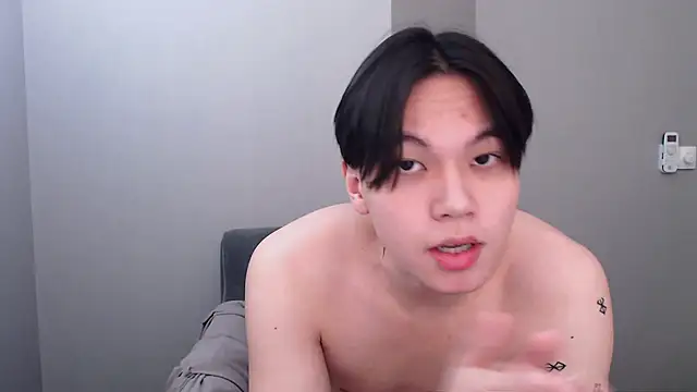 Snapshot of just_gay_ chatting on 02.25.25 just gay online show from 02.25.25