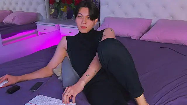 Snapshot of just_gay_ chatting on 03.09.25 just gay online show from 03.09.25