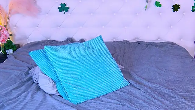 Snapshot of just_gay_ chatting on 03.19.25 just gay online show from 03.19.25