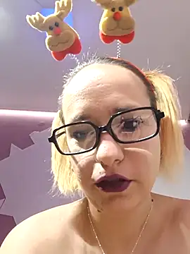 Snapshot of Mia_RainX chatting on 11.19.25 Mia RainX online show from 11.19.25