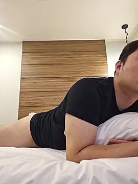 offwhite777 online show from 12.04.25