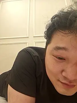 Snapshot of offwhite777 chatting on 06.21.26 offwhite777 online show from 06.21.26