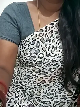 Snapshot of Tamil_Meera12 chatting on 02.13.25 Tamil Meera12 online show from 02.13.25