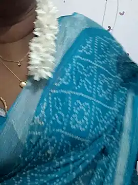 Snapshot of Tamil_Meera12 chatting on 09.30.25 Tamil Meera12 online show from 09.30.25