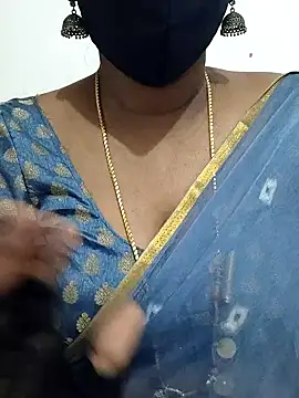 Snapshot of Tamil_Meera12 chatting on 10.18.25 Tamil Meera12 online show from 10.18.25