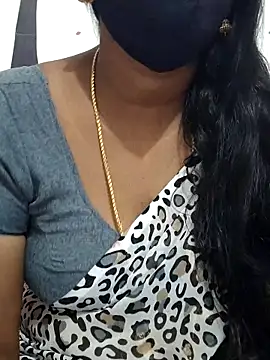 Snapshot of Tamil_Meera12 chatting on 10.24.25 Tamil Meera12 online show from 10.24.25