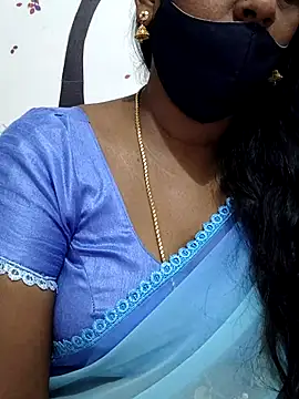 Snapshot of Tamil_Meera12 chatting on 10.29.25 Tamil Meera12 online show from 10.29.25