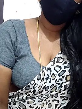 Snapshot of Tamil_Meera12 chatting on 11.05.25 Tamil Meera12 online show from 11.05.25