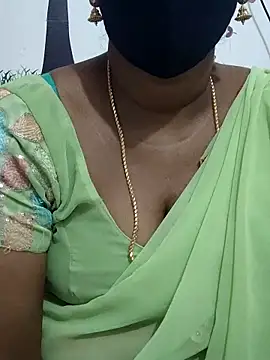 Snapshot of Tamil_Meera12 chatting on 11.06.25 Tamil Meera12 online show from 11.06.25