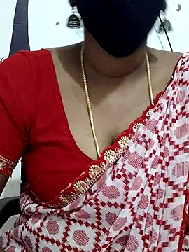 Snapshot of Tamil_Meera12 chatting on 11.08.25 Tamil Meera12 online show from 11.08.25