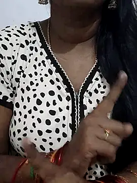 Snapshot of Tamil_Meera12 chatting on 11.25.25 Tamil Meera12 online show from 11.25.25