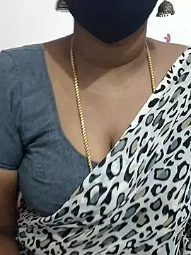 Snapshot of Tamil_Meera12 chatting on 11.30.25 Tamil Meera12 online show from 11.30.25