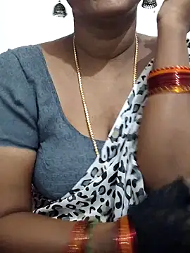 Snapshot of Tamil_Meera12 chatting on 12.01.25 Tamil Meera12 online show from 12.01.25