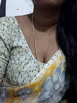 Snapshot of Tamil_Meera12 chatting on 12.03.25 Tamil Meera12 online show from 12.03.25