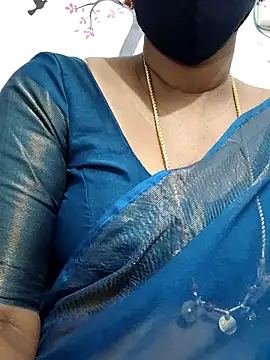 Snapshot of Tamil_Meera12 chatting on 12.20.25 Tamil Meera12 online show from 12.20.25