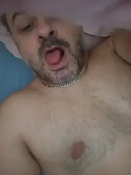 Snapshot of NAvoglia chatting on 07.05.26 NAvoglia online show from 07.05.26